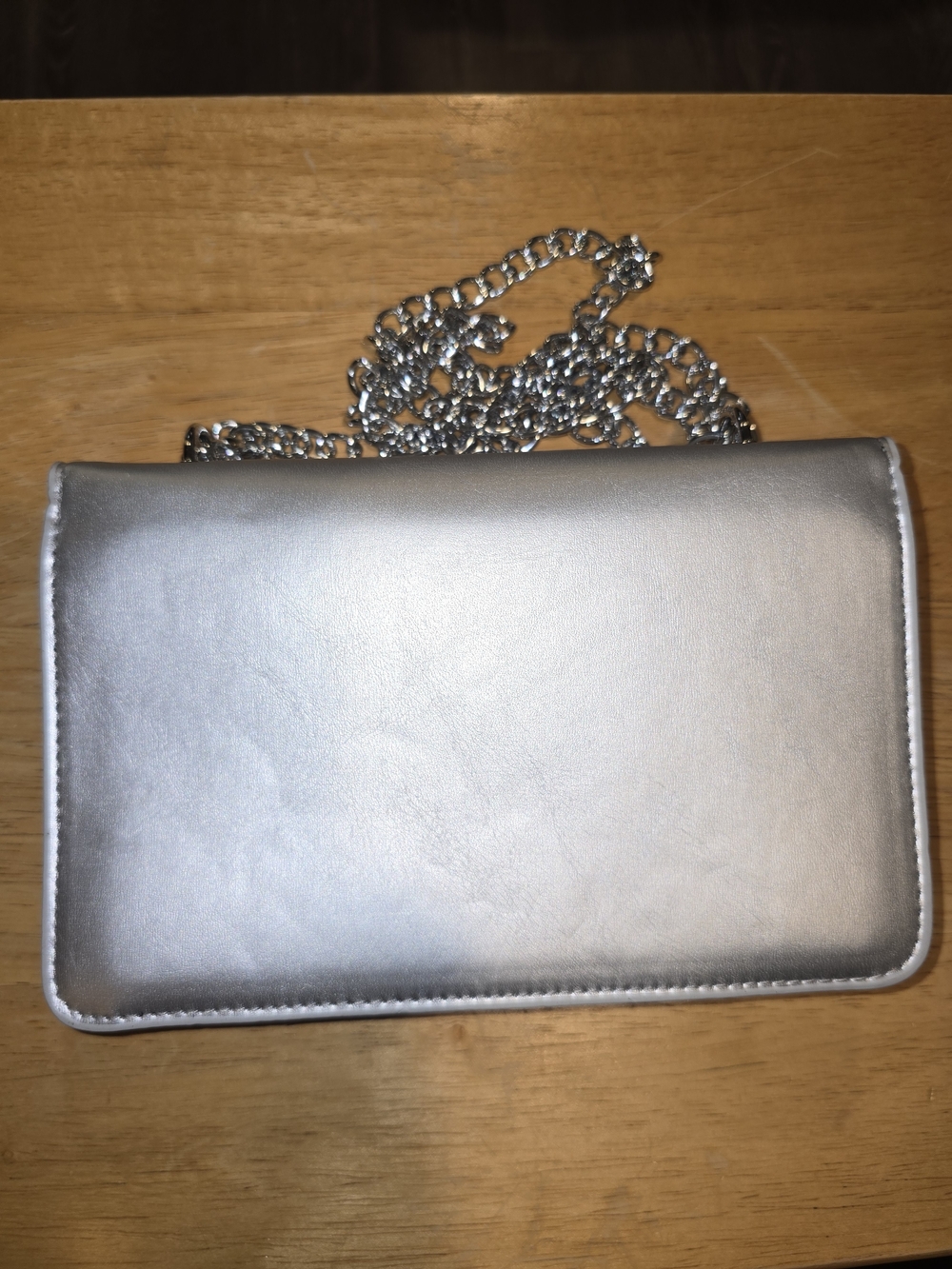 Elegant Silver Chain Shoulder Bag with Crystal Buckle🩶 - Picture 4 of 6